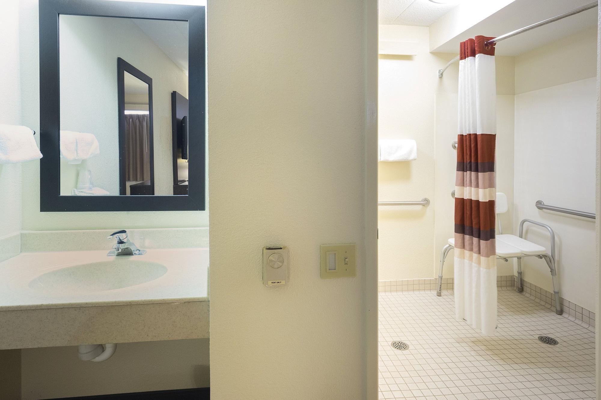Red Roof Inn Plus+ Wilmington - Newark Christiana Eksteriør bilde