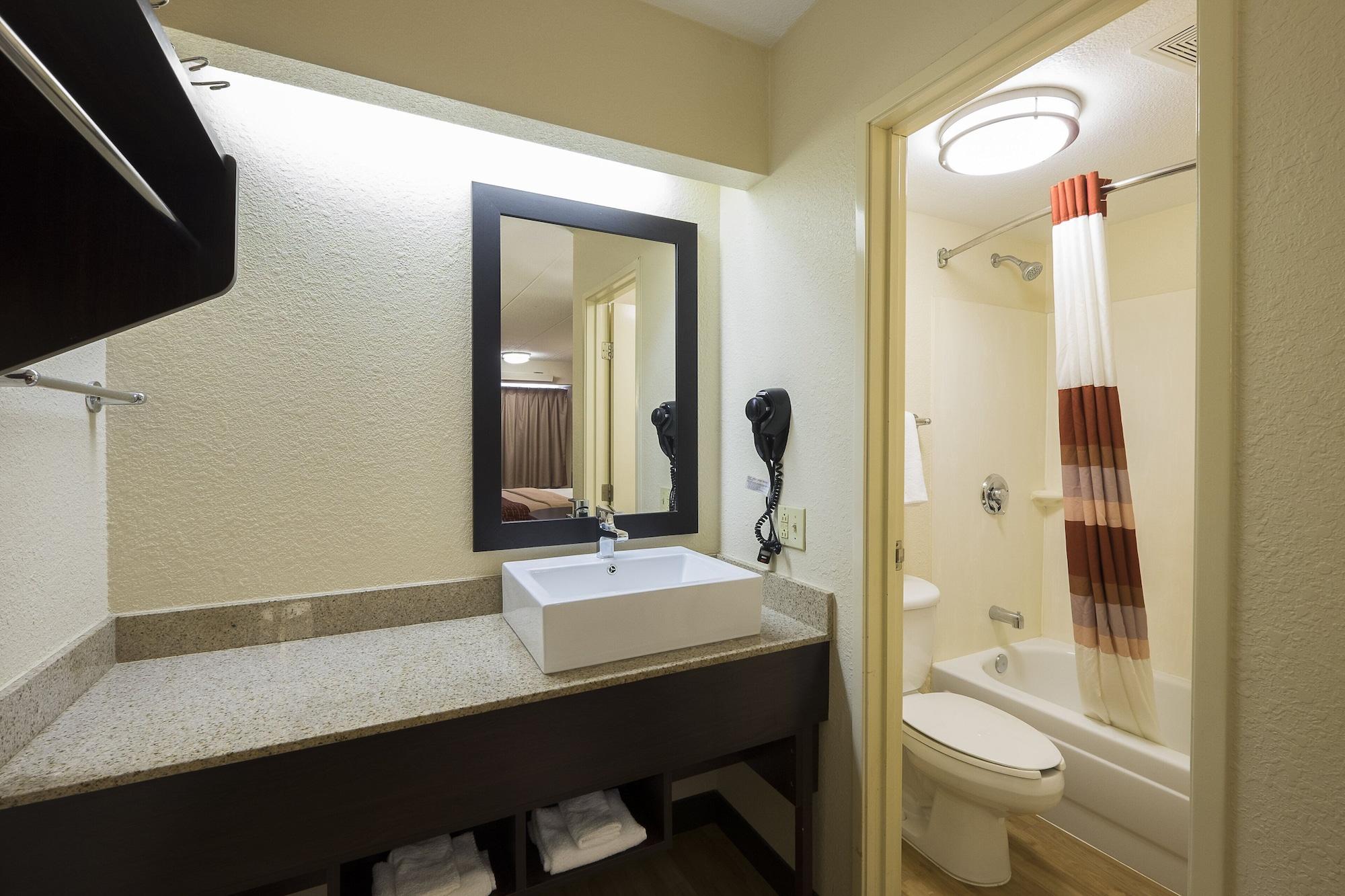 Red Roof Inn Plus+ Wilmington - Newark Christiana Eksteriør bilde