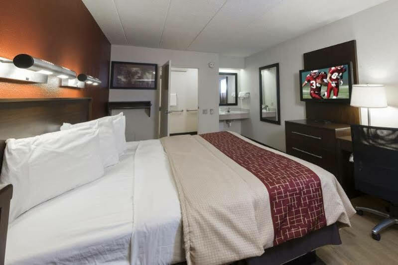 Red Roof Inn Plus+ Wilmington - Newark Christiana Eksteriør bilde