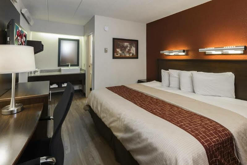 Red Roof Inn Plus+ Wilmington - Newark Christiana Eksteriør bilde